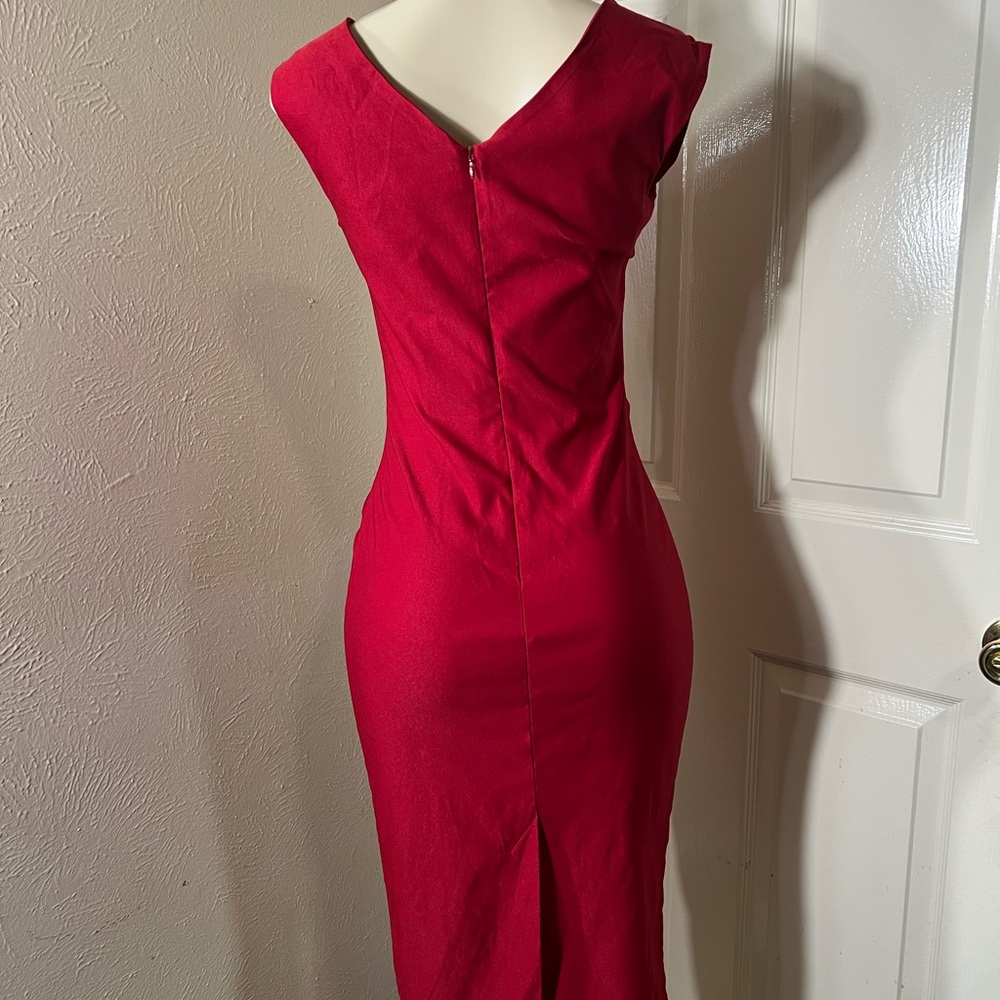 Chic Backless Red Dress